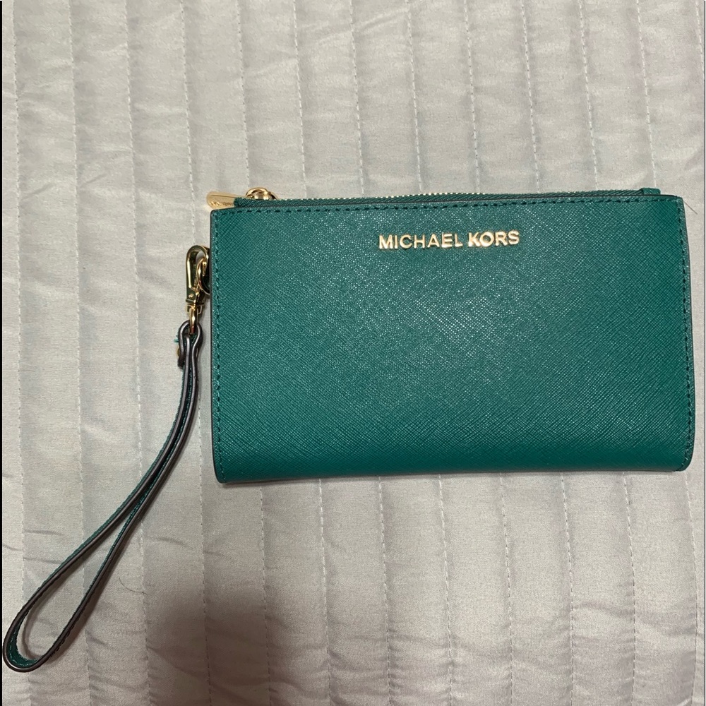 Michael Kors Jet Set Wristlet